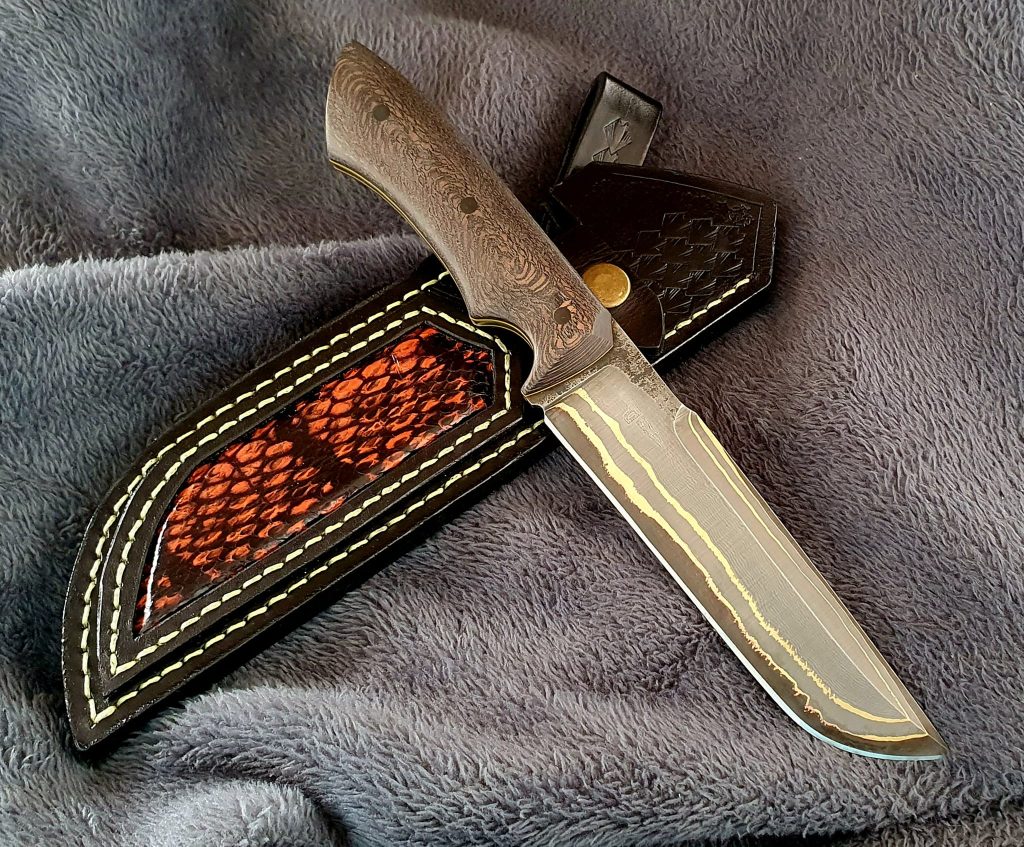 Bronze mai damascus 52100 layers plane tree stabilized snake skin leather sheath carbon pins G10 liners handmade